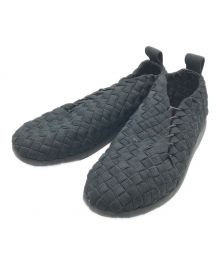 BOTTEGA VENETA（ボッテガベネタ）の古着「イントレチャートスニーカー」｜ブラック