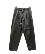 Graphpaperグラフペーパー）の古着「Colorfast Denim Two Tuck Tapered Pants」｜グレー