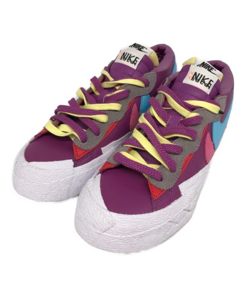 NIKE（ナイキ）NIKE (ナイキ) sacai (サカイ) KAWS (カウズ) BLAZER LOW　DM7901-500 パープル サイズ:24 未使用品の古着・服飾アイテム