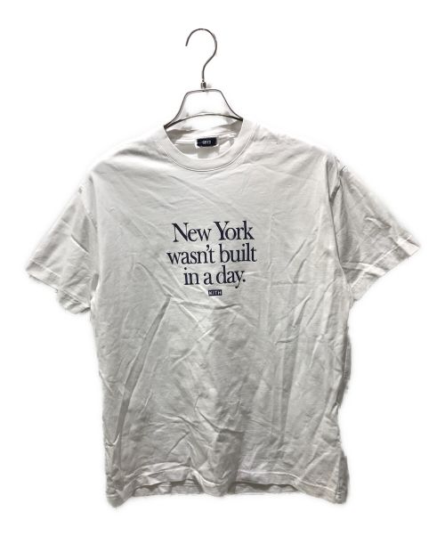 KITH（キス）KITH (キス) プリントTシャツ　New York Wasn’t Built In A Day ホワイト サイズ:Sの古着・服飾アイテム