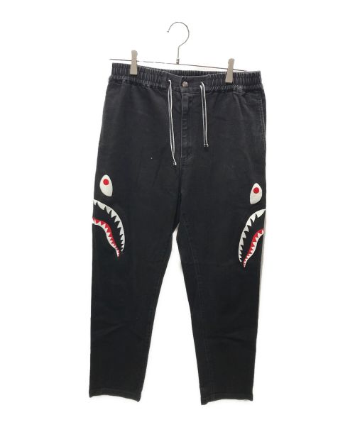 A BATHING APE（アベイシングエイプ）A BATHING APE (アベイシングエイプ) シャークプリントストレートパンツ　001DPF301005X ブラック サイズ:Lの古着・服飾アイテム