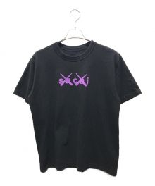 sacai×KAWS（サカイ×カウズ）の古着「コラボプリントTシャツ　21-0288S」｜ブラック