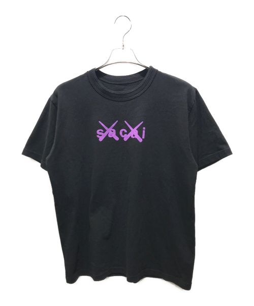 sacai（サカイ）sacai (サカイ) KAWS (カウズ) コラボプリントTシャツ　21-0288S ブラック サイズ:3の古着・服飾アイテム
