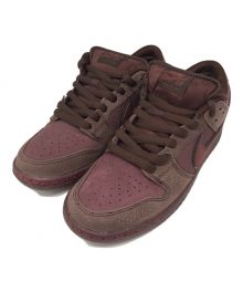 NIKE（ナイキ）の古着「ローカットスニーカー　Dunk Low PRM City of Love "Burgundy" 	FN0619-600 黒タグ・シューレース付」｜パープル