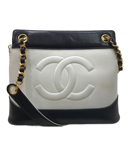 CHANEL（シャネル）CHANEL (シャネル) ココマークバイカラーチェーンショルダーバッグ ネイビー×ホワイトの古着・服飾アイテム