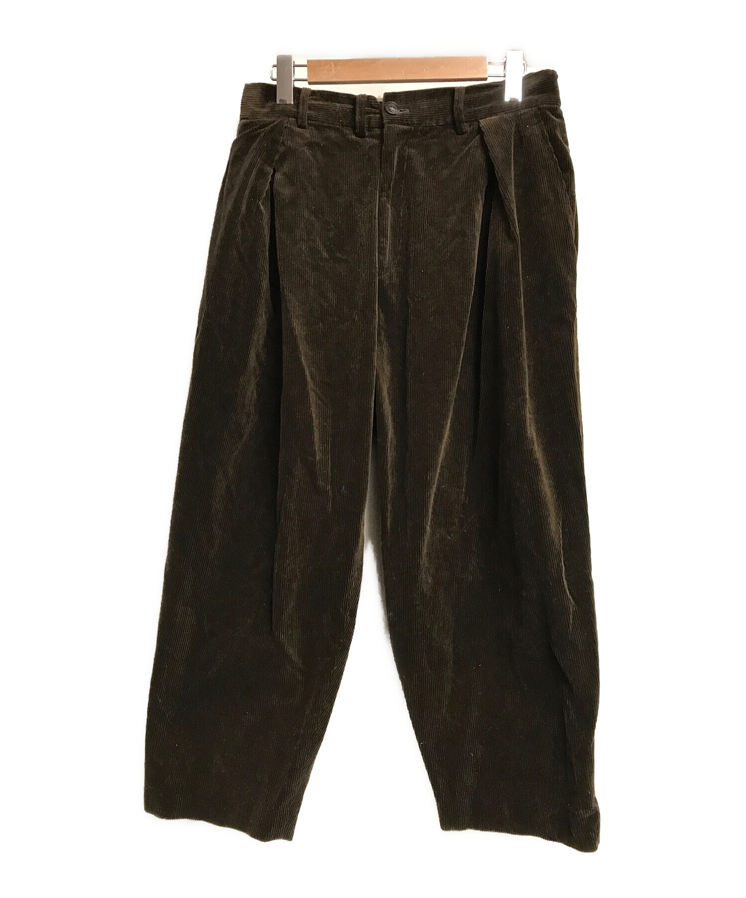 is-ness CORDUROY TUCK TROUSERS BROWN fuboru.co.id