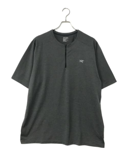 ARC'TERYX（アークテリクス）ARC'TERYX (アークテリクス) CORMAC 4/1 ZIP SS グレー サイズ:XLの古着・服飾アイテム