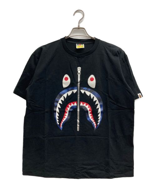 A BATHING APE（アベイシングエイプ）A BATHING APE (ア ベイシング エイプ) シャークTシャツ ブラック サイズ:XLの古着・服飾アイテム