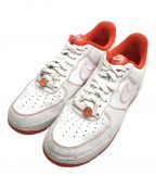 NIKEナイキ）の古着「AIR FORCE 1 07 LV8 EMB/エアフォース」｜ホワイト×オレンジ