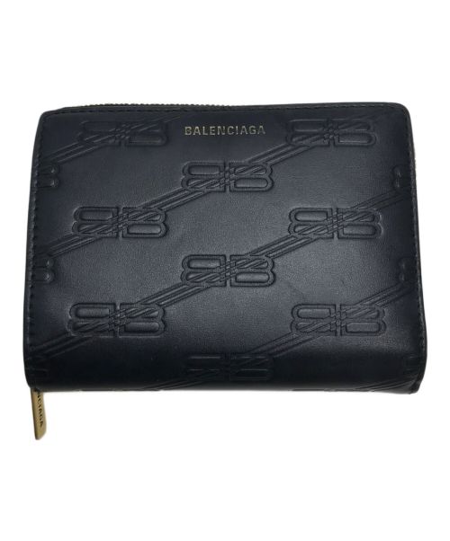 BALENCIAGA（バレンシアガ）BALENCIAGA (バレンシアガ) EMBOSSED MONOGRAM 二つ折りコンパクトウォレット ブラックの古着・服飾アイテム