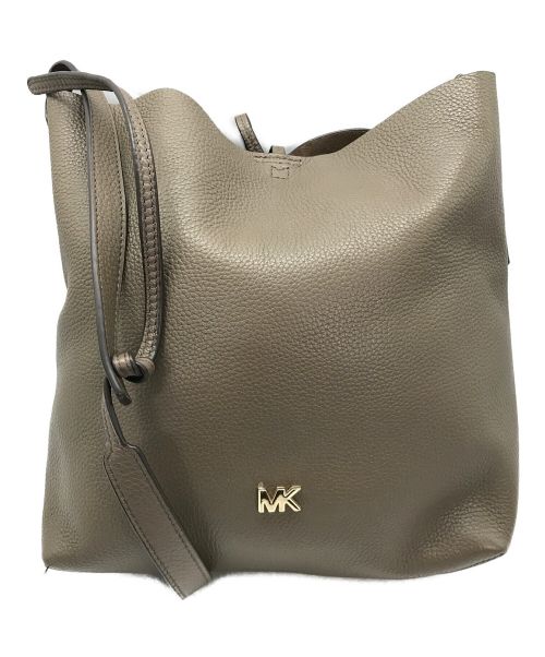 MICHAEL KORS（マイケルコース）MICHAEL KORS (マイケルコース) ジュニー ラージメッセンジャー ブラックの古着・服飾アイテム