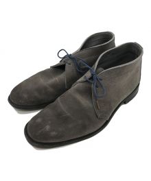 Tricker's（トリッカーズ）の古着「スウェードチャッカーブーツ」｜グレー