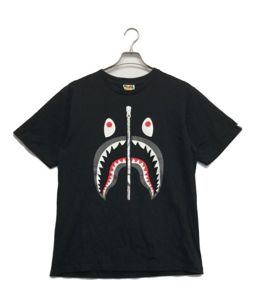 A BATHING APE（アベイシングエイプ）A BATHING APE (アベイシングエイプ) シャークTシャツ ブラック サイズ:Lの古着・服飾アイテム