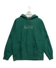 SUPREME×KAWS（シュプリーム×カウズ）の古着「チョークロゴフーデットスウェットシャツ」｜グリーン