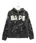 A BATHING APE（アベイシングエイプ）の古着「カモ柄ジップパーカー」｜グレー