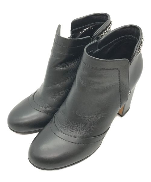CHANEL（シャネル）CHANEL (シャネル) バックチェーンデザインブーツ ブラック サイズ:39（24.5㎝相当）の古着・服飾アイテム