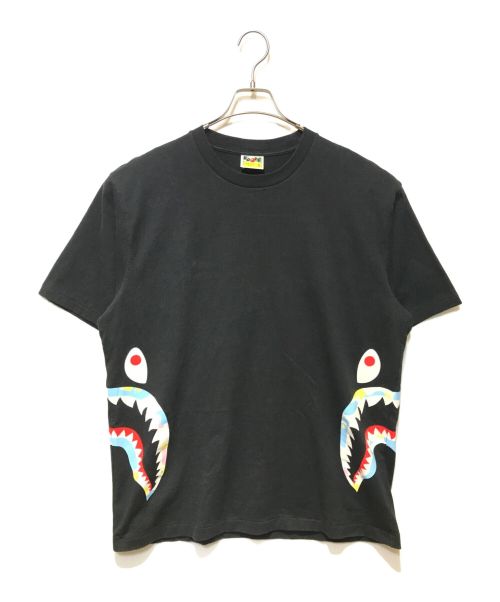 A BATHING APE（アベイシングエイプ）A BATHING APE (アベイシングエイプ) SIDE SHARK HEAD Tee ブラック サイズ:Lの古着・服飾アイテム