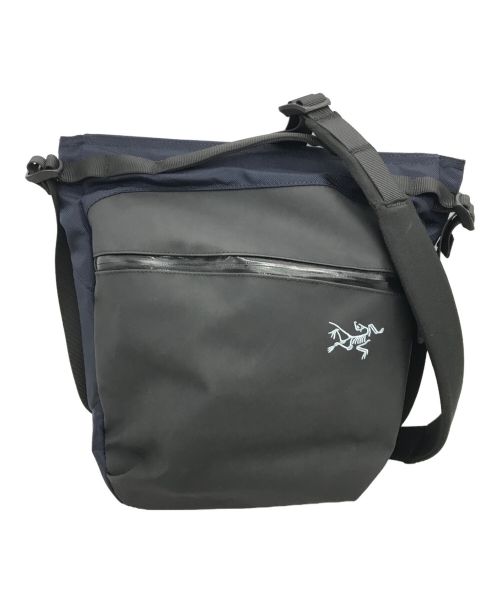 ARC'TERYX（アークテリクス）ARC'TERYX (アークテリクス) ARRO 8 SHOULDER BAG ブラック×ネイビー サイズ:下記参照の古着・服飾アイテム