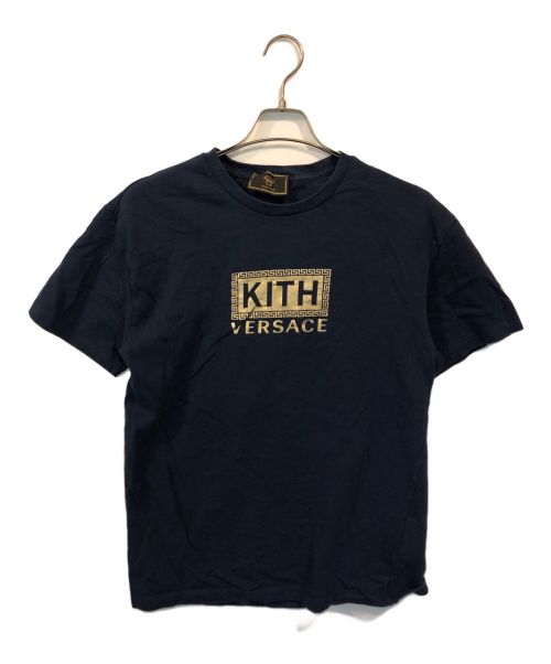 KITH（キス）KITH (キス) VERSACE (ヴェルサーチ) グリークキー Tシャツ ネイビー サイズ:Sの古着・服飾アイテム