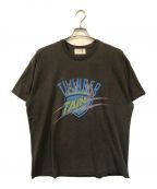 TAIN DOUBLE PUSHタイン ダブルプッシュ）の古着「ロゴプリントTシャツ」｜ブラック