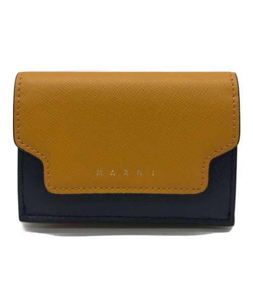 MARNI（マルニ）MARNI (マルニ) SAFFIANO LEATHER TRI-FOLD WALLET オレンジ×ピンクの古着・服飾アイテム