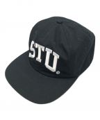 stussyステューシー）の古着「stu arch strapback cap」｜ブラック