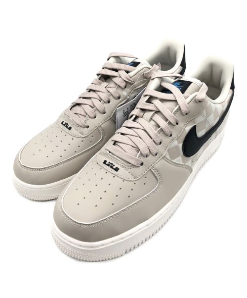 NIKE（ナイキ）NIKE (ナイキ) AIR FORCE 1 '07 QS ベージュ×ホワイト サイズ:27.5の古着・服飾アイテム