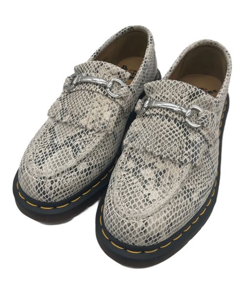 Dr.Martens（ドクターマーチン）Dr.Martens (ドクターマーチン) ADRIAN SNAFFLE ローファー ベージュ サイズ:UK7の古着・服飾アイテム