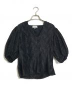 GANNIガニー）の古着「Ganni　　ウェーブプリーツブラウス/Pleated Satin Blouse」｜ブラック