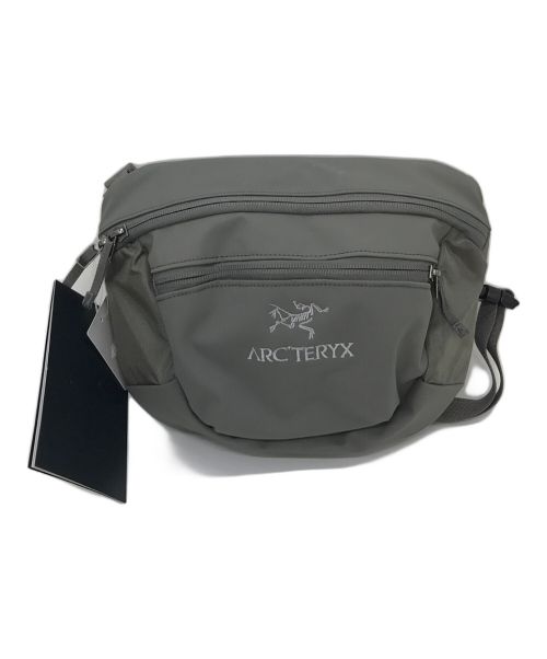 ARC'TERYX（アークテリクス）ARC'TERYX (アークテリクス) BEAMS (ビームス) ショルダーバッグ/Arro Waistpack   ジッパー式フロントポケット グレー サイズ:実寸参照の古着・服飾アイテム