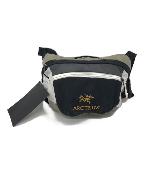 ARC'TERYX（アークテリクス）ARC'TERYX (アークテリクス) BEAMS (ビームス) ショルダーバッグ/Mantis 2 Waistpack   ジッパー式フロントポケット ベージュ サイズ:実寸参照の古着・服飾アイテム