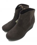 crocsクロックス）の古着「Leigh Synth Suede Wedge Bootie Esp W7 レザーブーツ」｜ブラウン