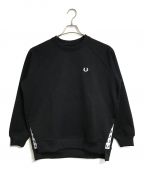 FRED PERRYフレッドペリー）の古着「Taped Crew Neck Sweatshirt テープクルーネックスウェット　ワンポイント刺繍スウェット　長袖」｜ブラック