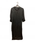Mame Kurogouchiマメクロゴウチ）の古着「3 Basic Silk Deep Neck Dress」｜ブラック