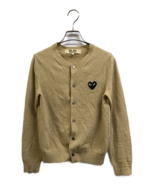 PLAY COMME des GARCONS（プレイ コムデギャルソン）PLAY COMME des GARCONS (プレイ コムデギャルソン) ハートワッペンウールカーディガン ベージュ サイズ:Ｓの古着・服飾アイテム