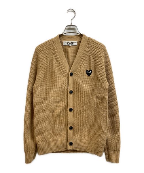 PLAY COMME des GARCONS（プレイ コムデギャルソン）PLAY COMME des GARCONS (プレイ コムデギャルソン) ワンポイントカーディガン ベージュ サイズ:Mの古着・服飾アイテム