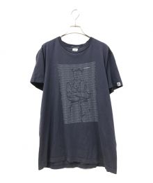 C.P COMPANY（シーピーカンパニー）の古着「プリントTシャツ」｜ネイビー