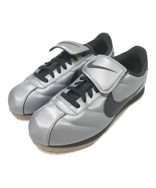 NIKE（ナイキ）NIKE (ナイキ) CORTEZ SE MTLC COOL GREY/BLACK-GUM DARK BROWN グレー サイズ:27.0cmの古着・服飾アイテム