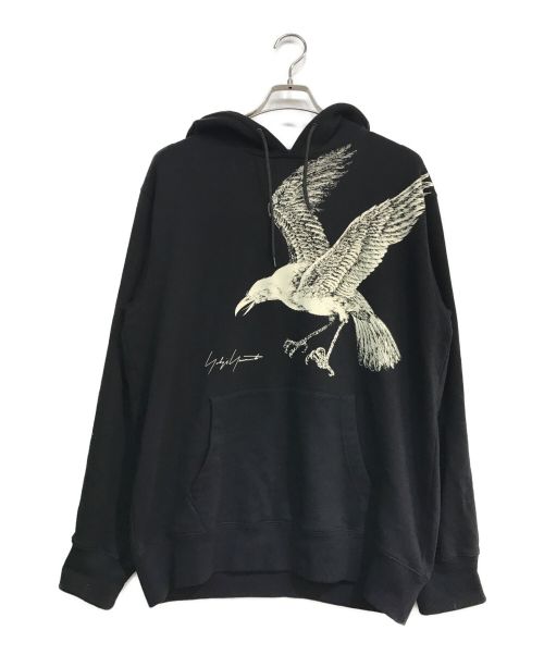 Yohji Yamamoto pour homme（ヨウジヤマモト プールオム）Yohji Yamamoto pour homme (ヨウジヤマモト プールオム) New Era (ニューエラ) CROW PRINT SWEAT PULLOVER HOODIE　HG-T97-997 ブラック サイズ:4の古着・服飾アイテム