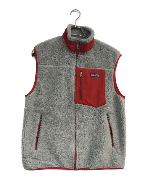 Patagonia（パタゴニア）Patagonia (パタゴニア) CLASSIC RETRO-X VEST　23046　グレー×レッド グレー×レッド サイズ:Mの古着・服飾アイテム