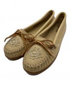 MINNETONKAミネトンカ）の古着「DEERSKIN BEADED MOC」｜ベージュ