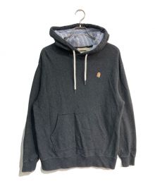 maison kitsune（メゾンキツネ）の古着「パーカー スウェット プルオーバー キツネ ワッペン KMM-08640-B」｜グレー