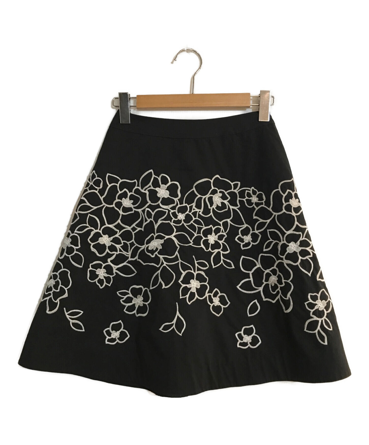 エムズグレイシー フラワー刺繍デザインスカート