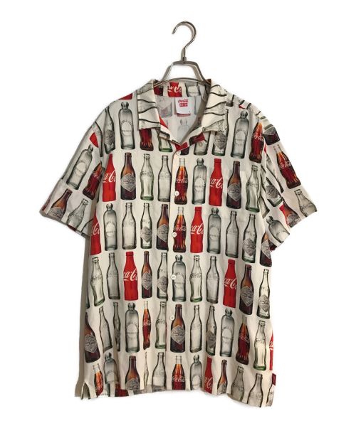 KITH（キス）KITH (キス) Coca Cola (コカコーラ) BOTTLES CAMP BUTTON UP SHIRT/ボトル キャンプ  ボタン アップ シャツ ベージュ×レッド サイズ:Lの古着・服飾アイテム