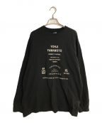 YOHJI YAMAMOTO×New Eraヨウジヤマモト×ニューエラ）の古着「フロントプリント 長袖Tシャツ」｜ブラック