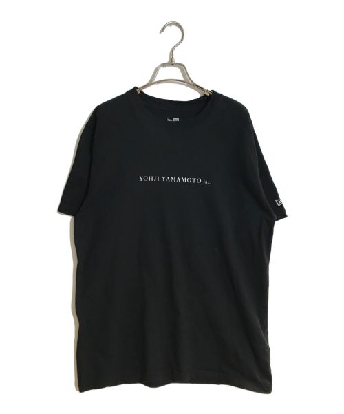 YOHJI YAMAMOTO（ヨウジヤマモト）YOHJI YAMAMOTO (ヨウジヤマモト) New Era (ニューエラ) S/S COTTON TEE/コットンティー ブラック サイズ:XLの古着・服飾アイテム