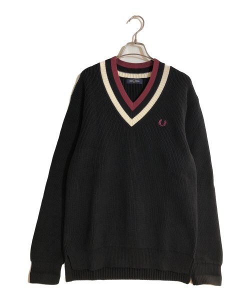 FRED PERRY（フレッドペリー）FRED PERRY (フレッドペリー) Vネックニット ブラック サイズ:Sの古着・服飾アイテム