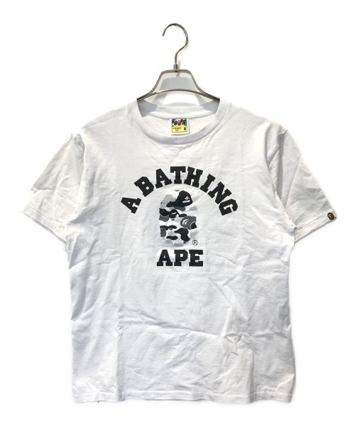 A BATHING APE（アベイシングエイプ）A BATHING APE (アベイシングエイプ) 3段プリントTシャツ ホワイト サイズ:Mの古着・服飾アイテム