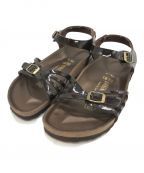 BIRKENSTOCKビルケンシュトック）の古着「エナメルストラップサンダル」｜ブラウン