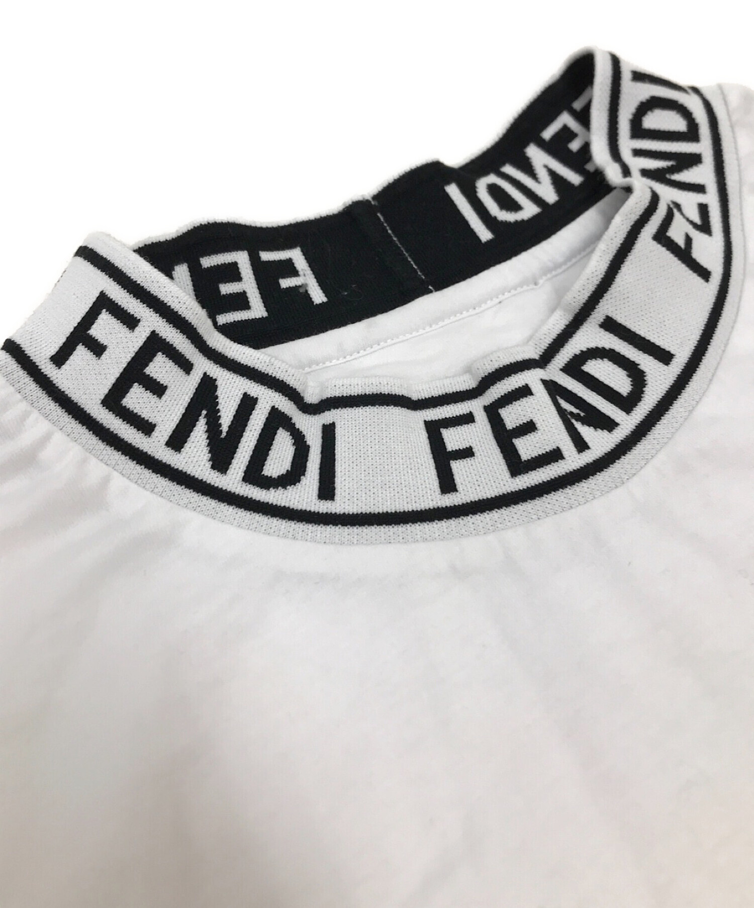 新版 20AW S ホワイト Tシャツ ロゴ ハイネック フェンディ FENDI T